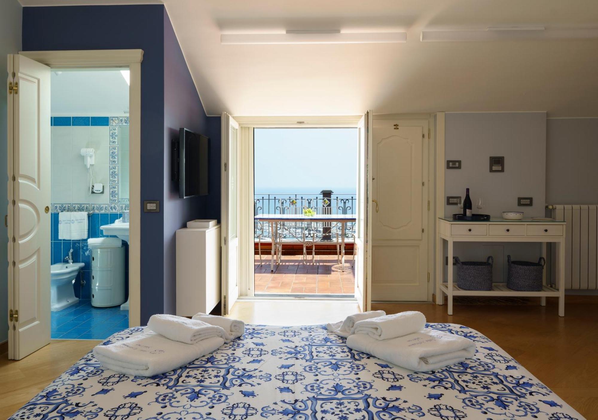 Suite Aphrodite - Exclusive Flat Салерно Экстерьер фото